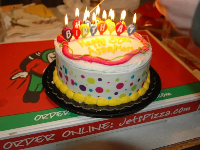 Video reveal of pricy confectionery: baker clarifies expense of 600 thousand tenge cake