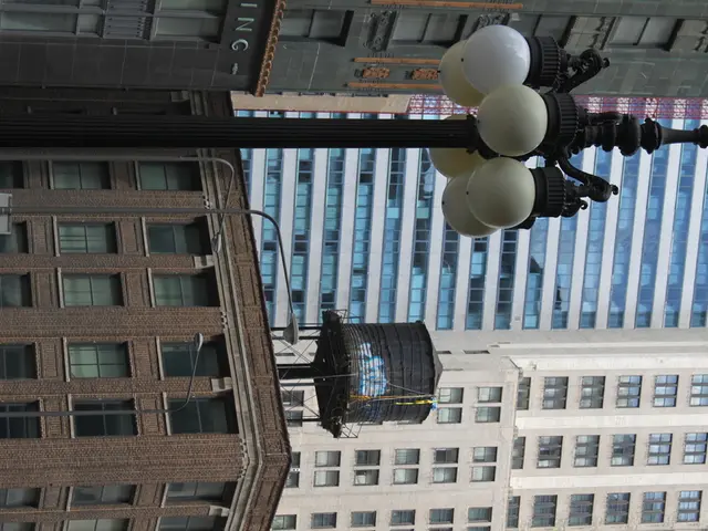 Modern EcoFlow Stream Ultra for small solar power systems shatters the conventional 800-watt...